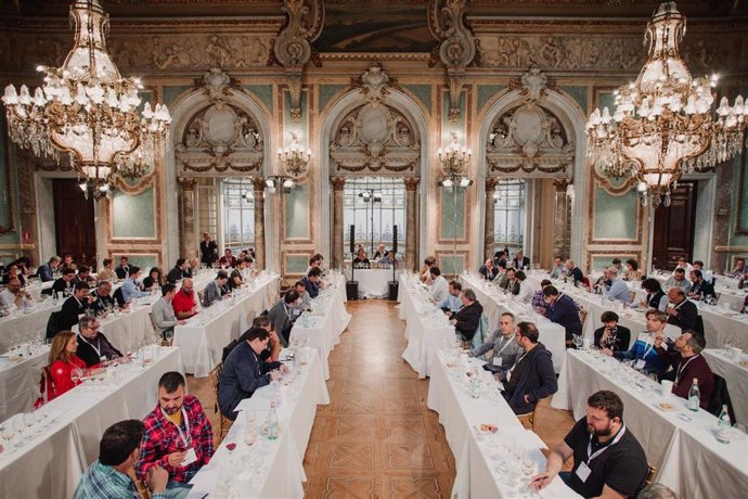 Archivo - Imagen de las parejas durante el Premio Vila Viniteca de Cata por Parejas