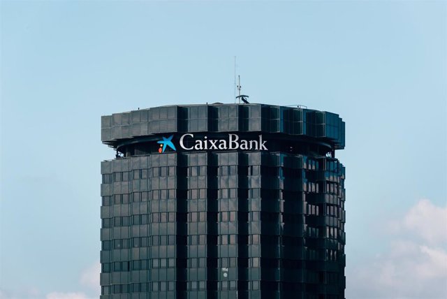 Archivo - Edificio de CaixaBank en Barcelona (Catalunya), España