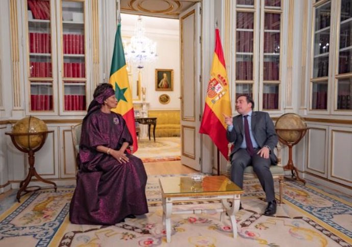 El ministro de Asuntos Exteriores, Unión Europea y Cooperación, José Manuel Albares, se reune con su homóloga de Senegal, Aissata Tall Sall, en el Palacio de Viana