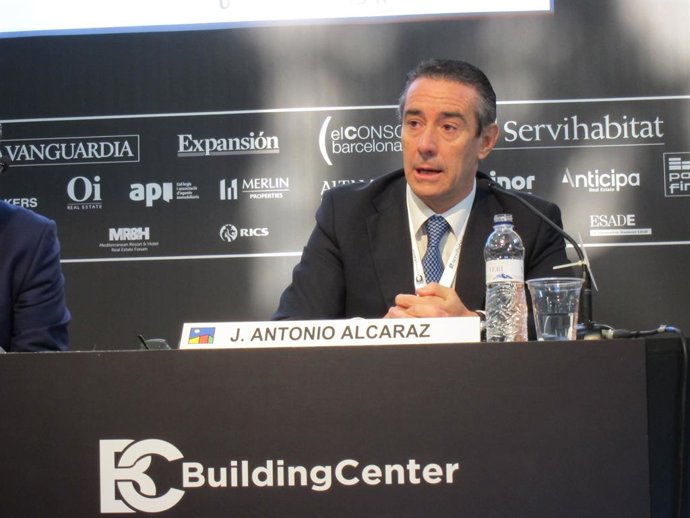 Archivo - El director general de CaixaBank, Juan Antonio Alcaraz