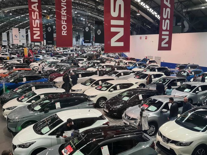 Archivo - Coches de ocasión.