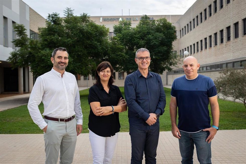 Archivo - Antonio Real, Paula Sánchez Thevenet, Javier Orenga y Pasqual Gregori, autores del estudio sobre pinzamiento del cordón umbilical realizado por la CEU UCH y el Hospital de La Plana de Vila-real.