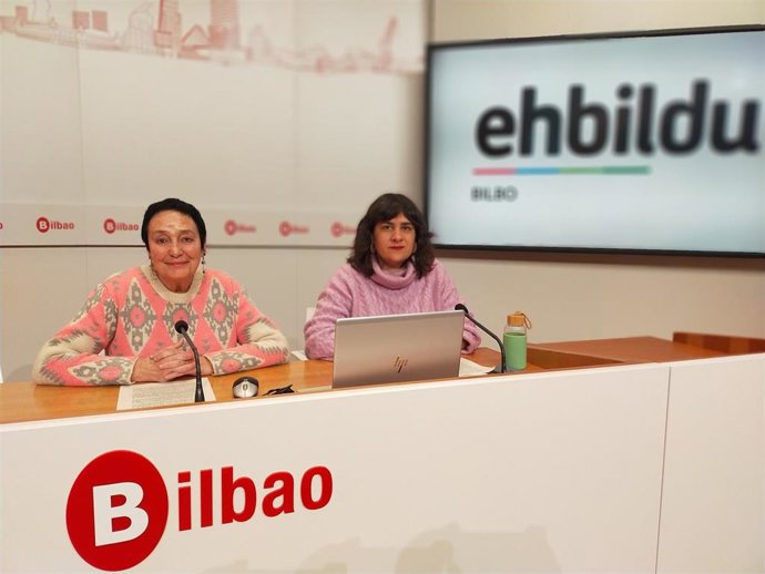 Jone Goirizelaia y Alba Fatuarte