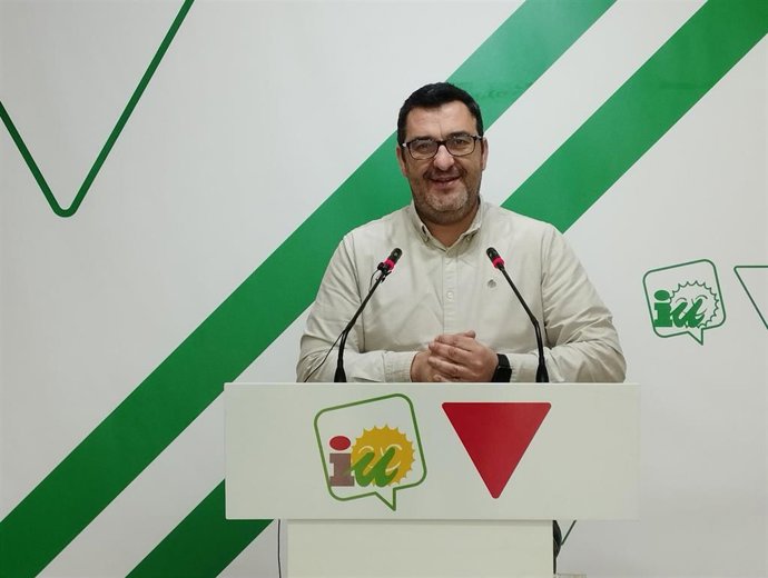 El coordinador provincial de IU Málaga ha anunciado que su formación se presentará a las municipales del 28M en todos los municipios de más de 5.000 habitantes.