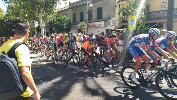 La Vuelta Ciclista a su paso por Alcalá de Guadaíra, en Sevilla.
