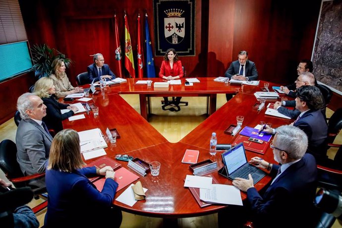 La presidenta de la Comunidad de Madrid, Isabel Díaz Ayuso preside la reunión del Consejo de Gobierno, en el Ayuntamiento de Alcobendas, a 11 de enero de 2023, 