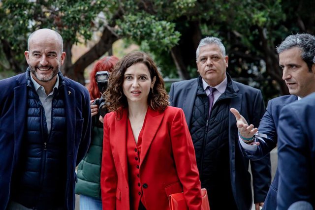 La presidenta de la Comunidad de Madrid, Isabel Díaz Ayuso, preside la reunión del Consejo de Gobierno, en el Ayuntamiento de Alcobendas, a 11 de enero de 2023, en Alcobendas