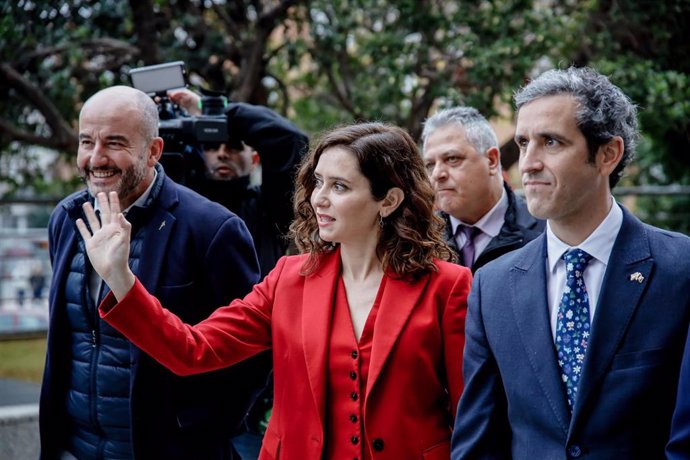 La presidenta de la Comunidad de Madrid, Isabel Díaz Ayuso, preside la reunión del Consejo de Gobierno, en el Ayuntamiento de Alcobendas, a 11 de enero de 2023, en Alcobendas, Madrid (España). 