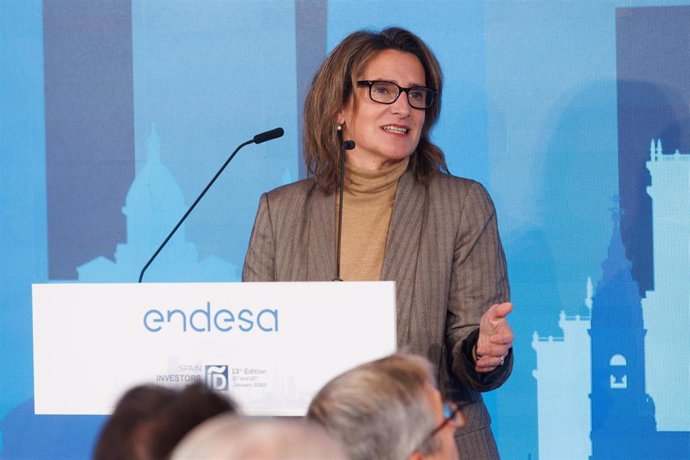 La vicepresidenta tercera y ministra para la Transición Ecológica y el Reto Demográfico, Teresa Ribera, preside un almuerzo-coloquio, en la XIII Edición del Foro Spain Investors Day en el Hotel Mandarín Oriental Ritz, a 11 de enero de 2023, en Madrid (E