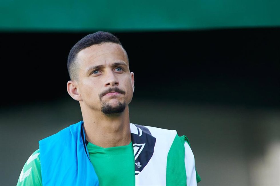 Archivo - El defensa del Real Betis Luiz Felipe, durante un amistoso ante la Fiorentina