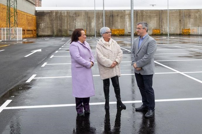 Romero, Gómez y Crespo en la inauguración del aparcamiento.
