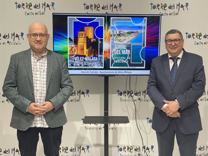 El alcalde de Vélez-Málaga, Antonio Moreno, y el primer teniente de alcalde y concejal de Turismo, Jesús Pérez Atencia, han detallado este miércoles la acción promocional que el municipio llevará a Fitur