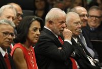 Lula lamenta que Bolsonaro siga negando su derrota electoral y con ello alentando a grupos de "chiflados"