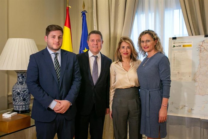 Reunión del presidente de C-LM, Emiliano García-Page con la ministra de Transportes, Movilidad y Agenda Urbana, Raquel Sánchez.