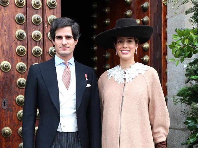 Sofía Palazuelo y Fernando Fitz James Stuart en la boda Beltrán Palazuelo y Eugenia Hernández-Antolín.