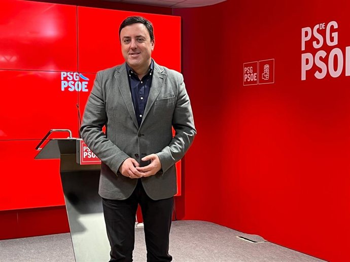 El secretario xeral del PSdeG, Valentín González Formoso, antes de ofrecer una rueda de prensa este jueves 12 de enero