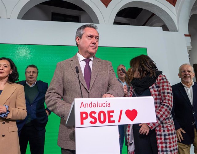 El secretario general del PSOE Juan Espada interviene acompañado de secretarios de las provincias andaluzas a 11 de enero de 2023 en Sevilla, (Andalucía, España). (Foto de archivo).