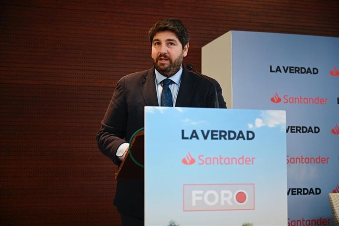 El presidente de la Comunidad, Fernando López Miras, durante la inauguración del Foro Agro Santander organizado por el diario La Verdad