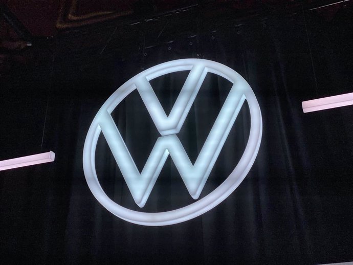 Archivo - Logotipo de Volkswagen