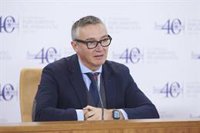 Vox lleva al Parlamento iniciativas sobre la renovación de 12.000 sanitarios tras la "media verdad" de Moreno