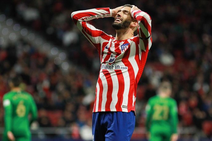 Yannick Carrasco se lamenta durante un partido del Atlético de Madrid