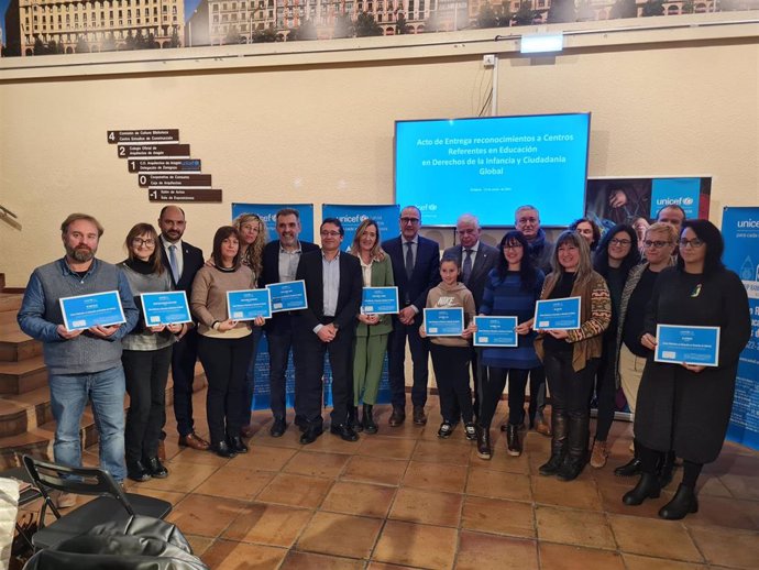 Diez centros educativos aragoneses son reconocidos por UNICEF como referentes en derechos.