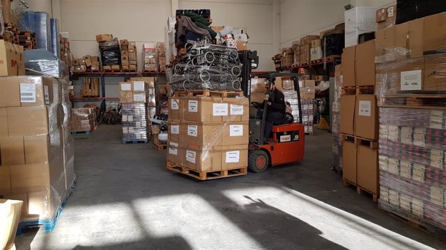 Material transportado por el camión de la organización Arapaz que ha salido este jueves de Zaragoza con destino a Polonia para llevar ayuda a los afectados por la guerra en Ucrania.