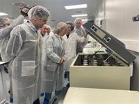 Pastor (PP) conoce el sector biomédico de Calatayud y destaca el trabajo del alcalde para crear empleo