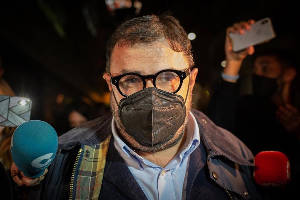 Archivo - El exjefe de los servicios jurídicos del Bara, Román Gómez Ponti, sale de la comisaría de Les Corts horas después de su detención, en Barcelona, Catalunya (España), a 1 de marzo de 2021