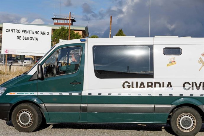 Archivo - Un furgón de la Guardia Civil entra a la cárcel de Segovia, a 4 de noviembre de 2021, en Segovia, Castilla y León, (España)