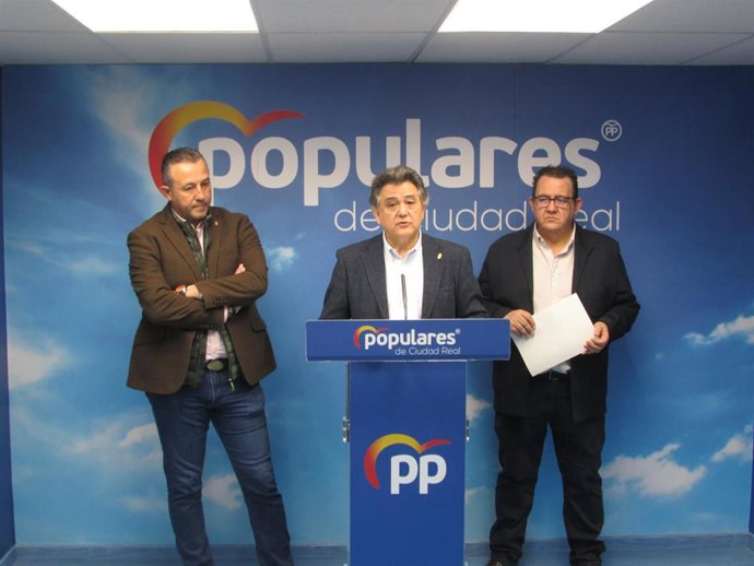 El presidente del Grupo Popular en la Diputación de Ciudad Real, Leopoldo Sierra