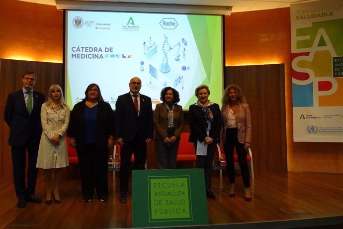 Presentación en la EASP de la 'Cátedra de Medicina basada en las 5P'.