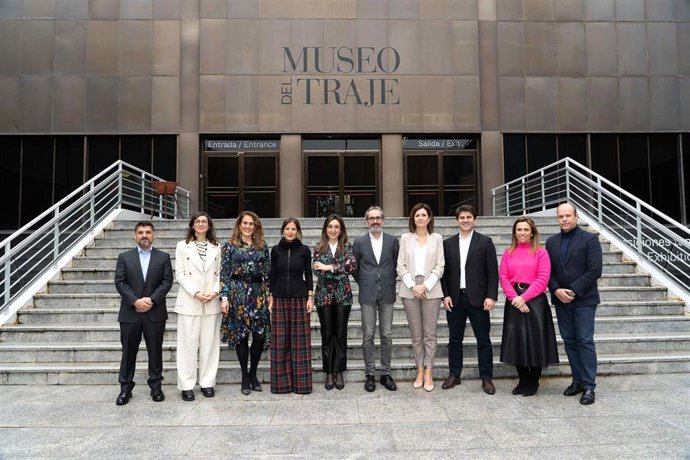 Ndp  Decathlon, H&M, Ikea, Inditex, Kiabi, Mango Y Tendam Constituyen Una Asociación Para La Gestión Colectiva Del Residuo Textil En España