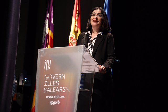 La ministra de Sanidad, Carolina Darias, durante la Gala de los Invisibles de la COVID en Palma.