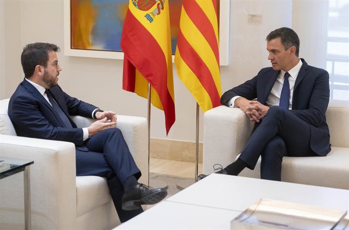 Archivo - Aragons y Sánchez reunidos en la Moncloa en julio