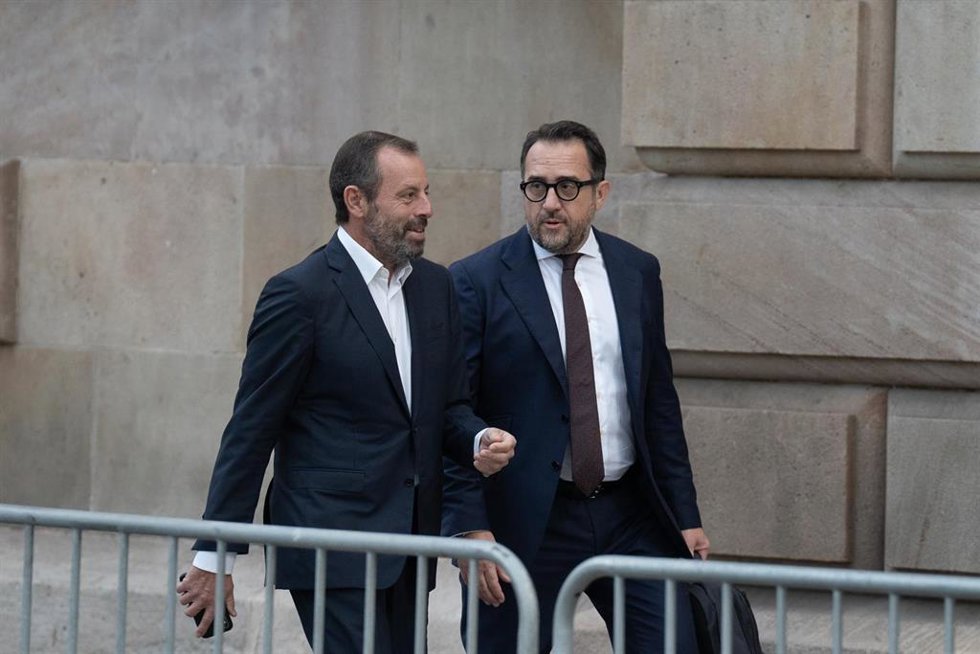 Archivo - El expresidente del FB Barcelona Sandro Rosell (i)