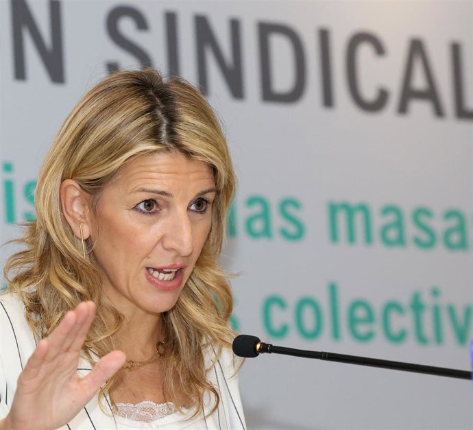 La vicepresidenta segunda y ministra de Trabajo y Economía, Yolanda Díaz, interviene en la conferencia 'Un año de reforma laboral' en el Hotel NH Madrid Ventas, a 13 de enero de 2023, en Madrid (España). 