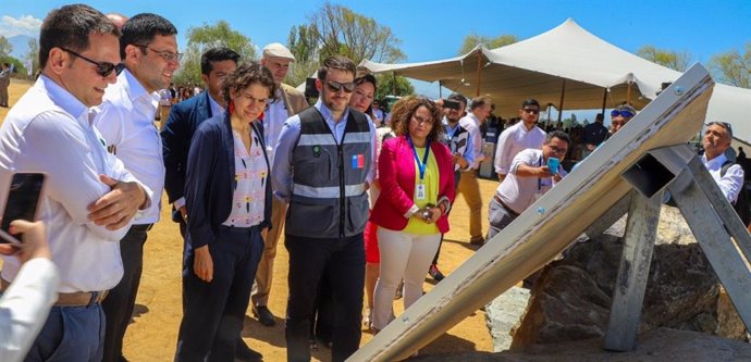 Visita de autoridades de Chile a la nueva planta de energía solar de Grenergy en el país