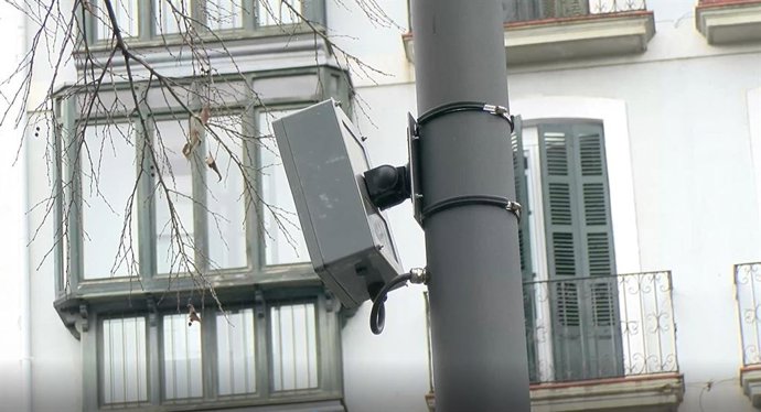 El Ayuntamiento de Pamplona está midiendo el número de bicicletas y vehículos de movilidad personal que utilizan el carril bici en diversos puntos de la ciudad.