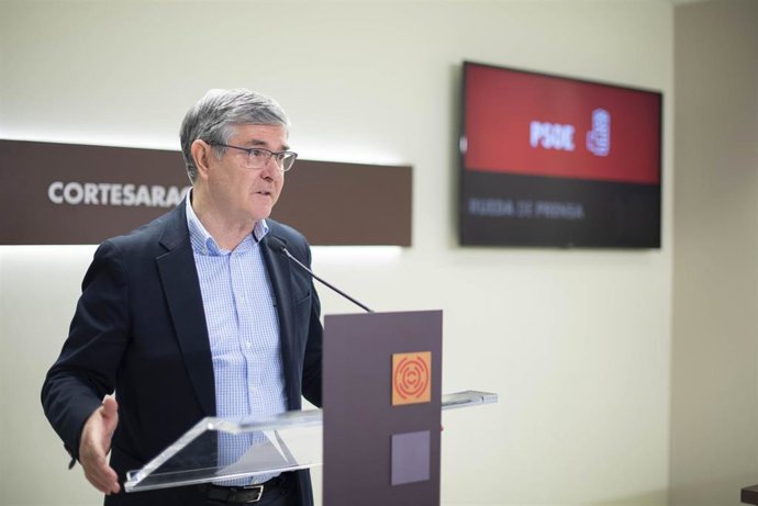 Archivo - Vicente Guillén, portavoz del PSOE en las Cortes de Aragón