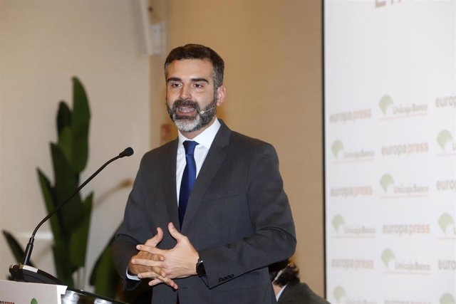 El consejero de Sostenibilidad, Medio Ambiente y Economía Azul y portavoz del Gobierno andaluz, Ramón Fernández-Pacheco, participa en un desayuno informativo organizado por Europa Press Andalucía en colaboración con Unicaja Banco