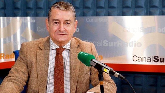 El consejero de la Presidencia, Antonio Sanz, este viernes en su entrevista en Canal Sur Radio.