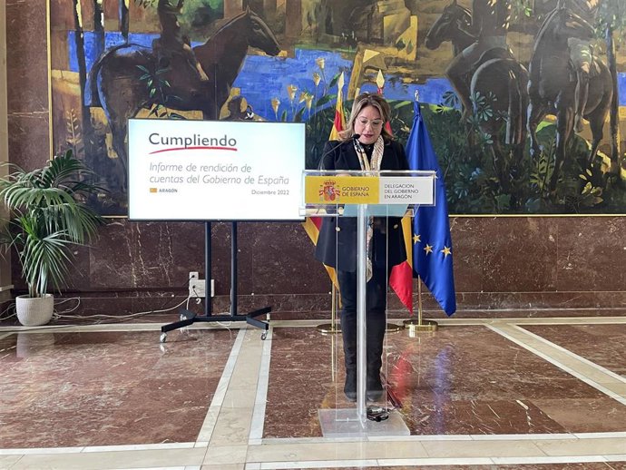 La delegada del Gobierno en Aragón, Rosa Serrano, durante la presentación del informe de rendición de cuentas del Gobierno de España 'Cumpliendo'.