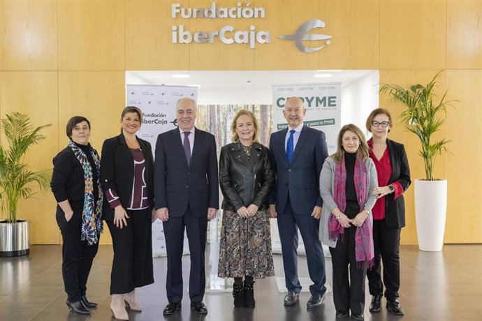 El director general de Fundación Ibercaja, José Luis Rodrigo, y la presidenta de CEPYME Aragón, María Jesús Lorente, han renovado su colaboración