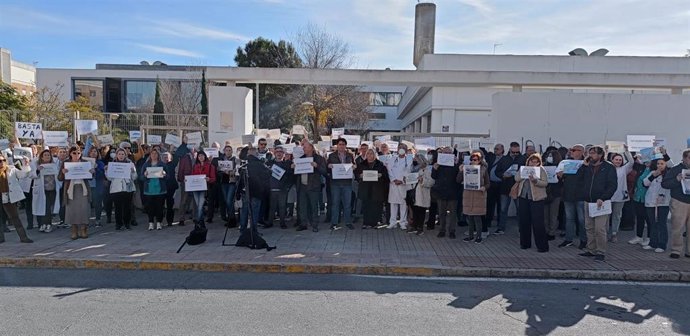 La Junta condena de "forma enérgica" las agresiones a personal sanitario.