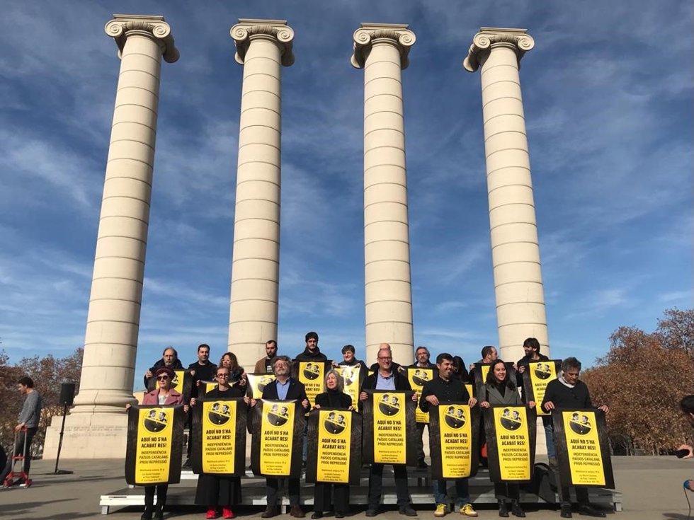 CdRep, ANC,  mnium y representantes de 30 entidades llaman a participar en la concentración contra la cumbre hispanofrancesa del 19 de enero en Barcelona