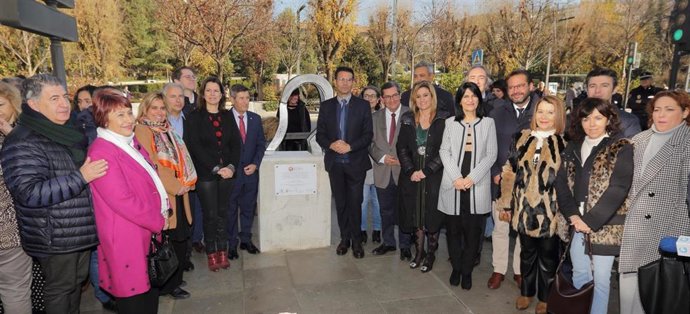 Inauguración de la escultura 'Cabezas y vacíos'