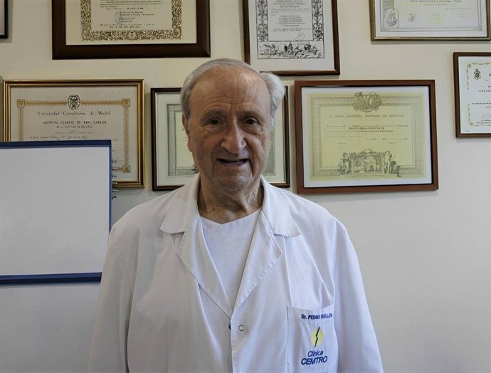 El doctor Guillén recibirá el Premio DKV de Medicina y Deporte de la APDM en su Gala Anual.