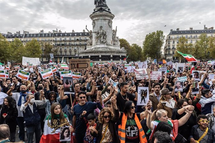 Manifestación contra las autoridades iraníes en París, Francia