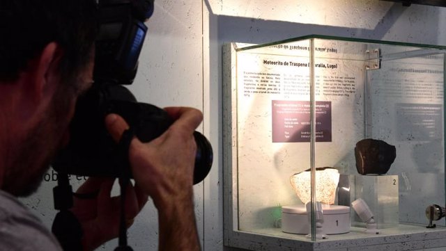 Presentación del meteorito de Traspena en la USC.